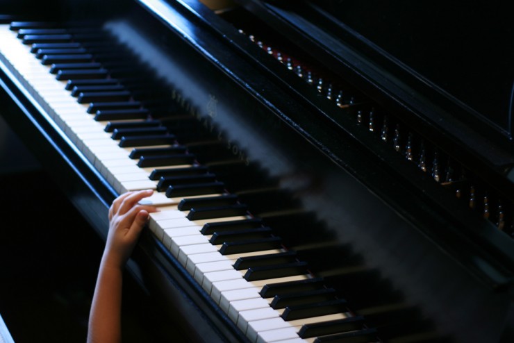 piano dh lawrence Piano by david herbert lawrence: summary and critical analysis this poem piano is about a fully grown adult recalling about the past in this poem 'piano' serves as a metaphor of nostalgia. piano dh lawrence Piano by david herbert lawrence: summary and critical analysis this poem piano is about a fully grown adult recalling about the past in this poem 'piano' serves as a metaphor of nostalgia.