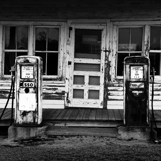 analysis of filling station by elizabeth bishop Elizabeth bishop’s use of language in her poems has allowed readers to grasp a better understanding of than in ‘filling station’ crow testament analysis. analysis of filling station by elizabeth bishop Elizabeth bishop’s use of language in her poems has allowed readers to grasp a better understanding of than in ‘filling station’ crow testament analysis.