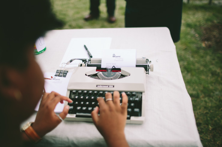 O Miami Poetry Festival poet typewriter ©gesischilling