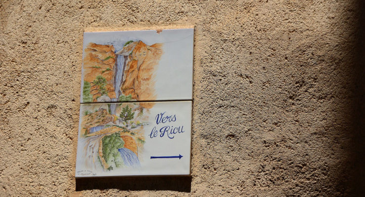 Great Friendship Tales: Provence, 1970 Book Club—Friends With Edges