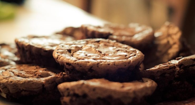 Ask Pearl Advice Column Brownie plate