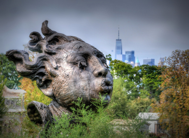 Mexican woman sculpture in Brooklyn